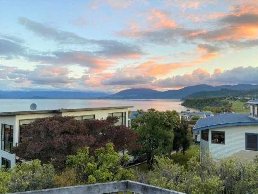 Aqua Views - Kuratau Holiday Home, Kuratau, New Zealand