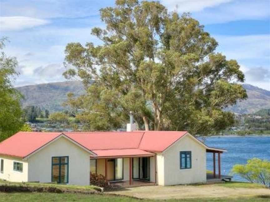 The Lakefront Gem - Wanaka Holiday Home, Wanaka, New Zealand