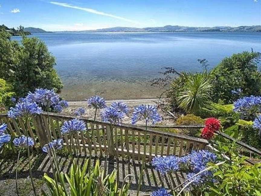 Piece of Paradise - Kawaha Point Holiday Home, Rotorua, New Zealand
