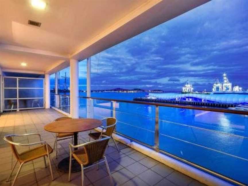 QV Private Waterfront Apartment - Princes Wharf - 379, Eden Terrace, New Zealand
