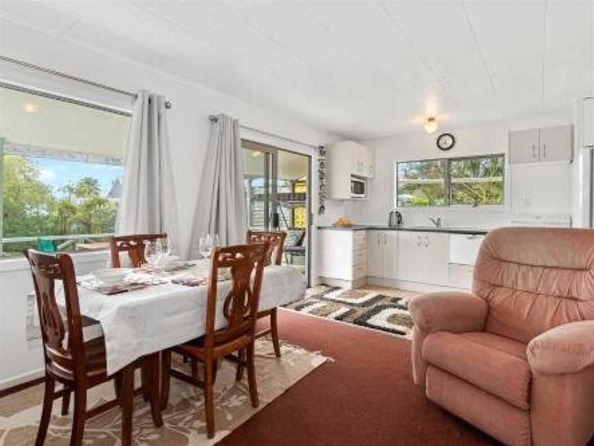 The Taranui Cottage - Mangawhai Heads Holiday Home, Mangawhai, New Zealand