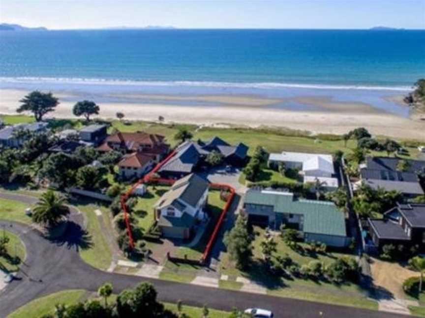 Kiwi Kuta with direct beach access - Matarangi Holiday Home, Matarangi, New Zealand