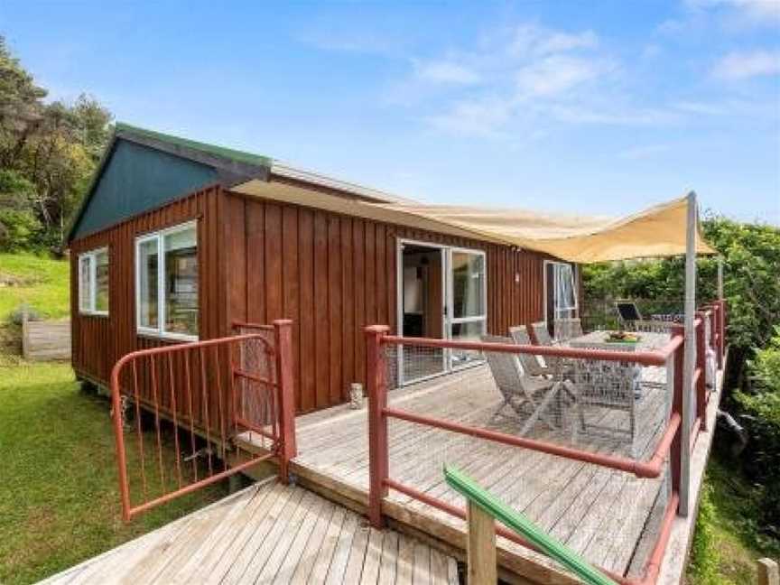 Bach and Relax - Oakura Holiday Home, Whangaruru North, New Zealand