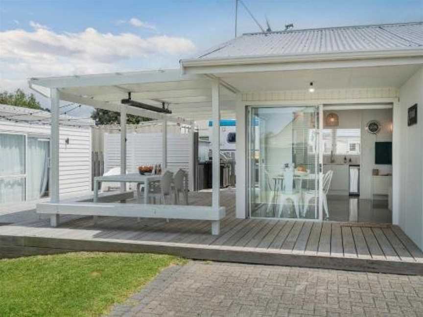 The Weka Bach - Whangamata Holiday Home, Whangamata, New Zealand