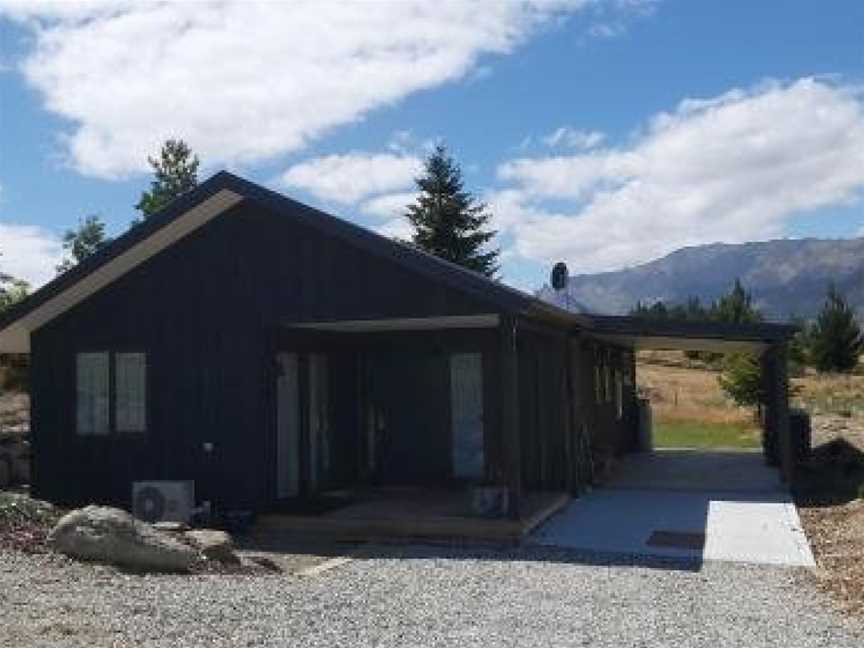 Hawea Mountain cottage, Lake Hawea, New Zealand