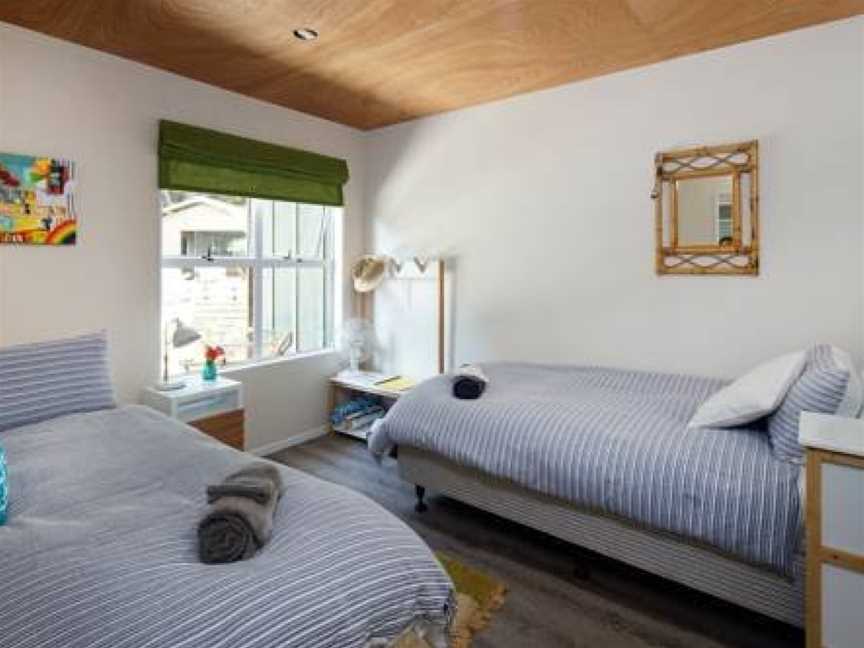 Wai-knot Accommodation, Waiheke Island (Suburb), New Zealand