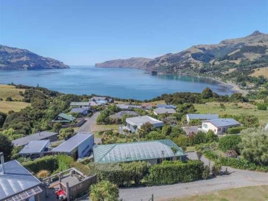 Seaview Outlook - Wainui Holiday Home, Akaroa, New Zealand