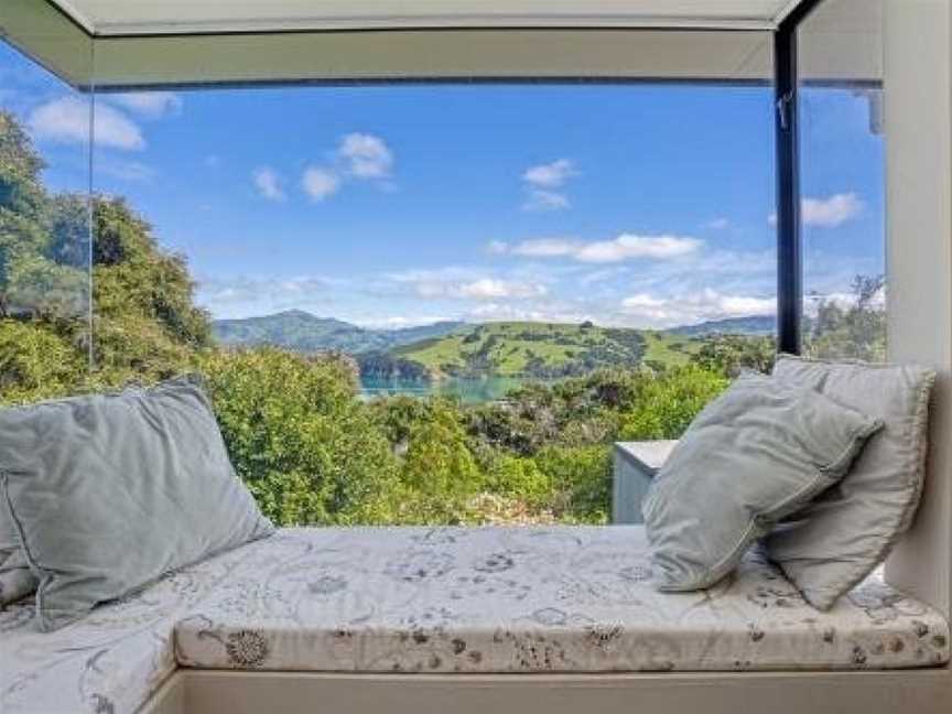 Sun-baked Akaroa Views and Mooring - Akaroa Holiday Home, Akaroa, New Zealand
