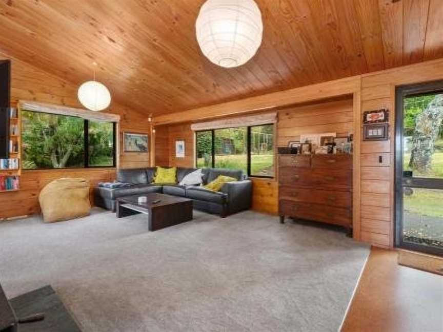 Rutherfurd Lakehouse - Taupo Holiday Home, Taupo, New Zealand