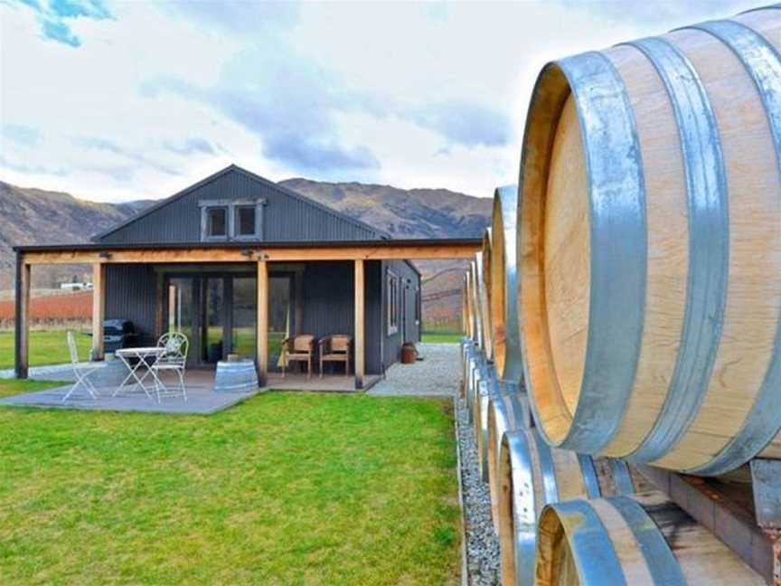 Pagan Vines Vineyard Accommodation, Gibbston, New Zealand
