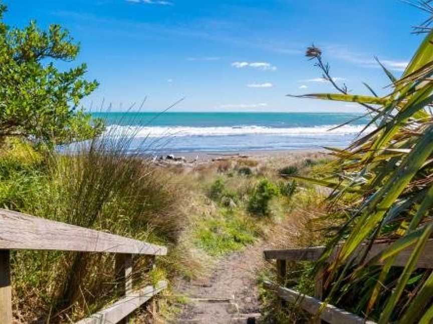 THE NATURAL HOME - PRIME FITZROY LOCATION, Ferndale, New Zealand
