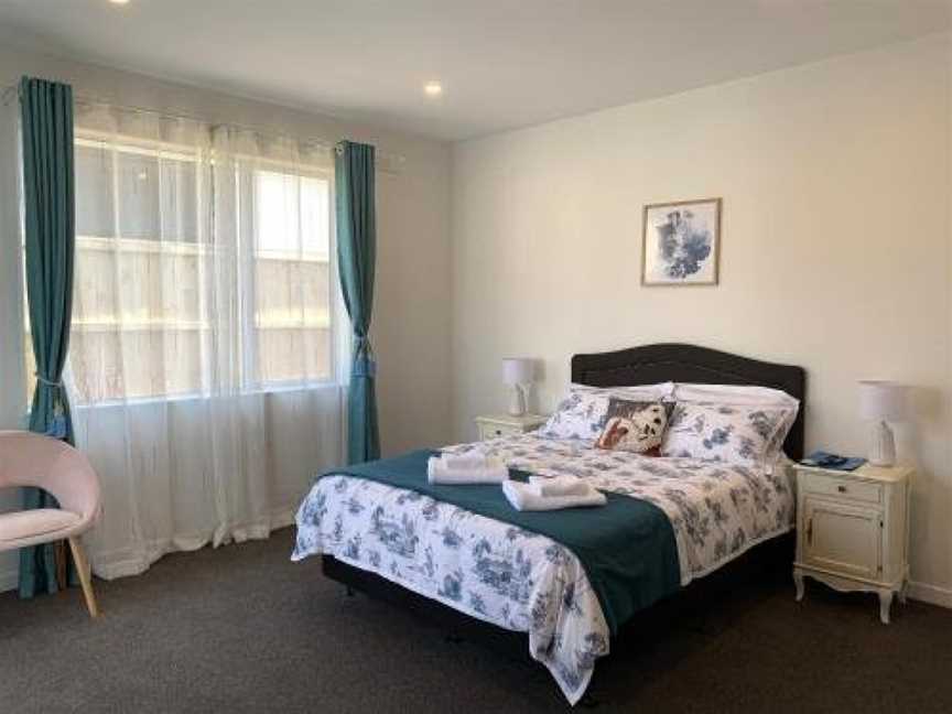 Silverdale Green Valley holiday house, Red Beach (Suburb), New Zealand