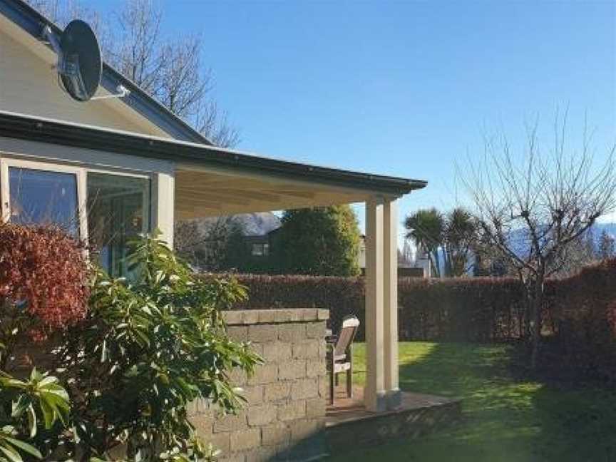 HYLA25 - Meadowstone Executive Villa Close to Lake Wanaka, Wanaka, New Zealand