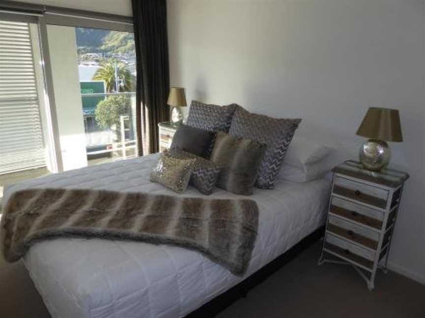 Luxury Waterfront Apartment - Quay No 6, Picton, New Zealand