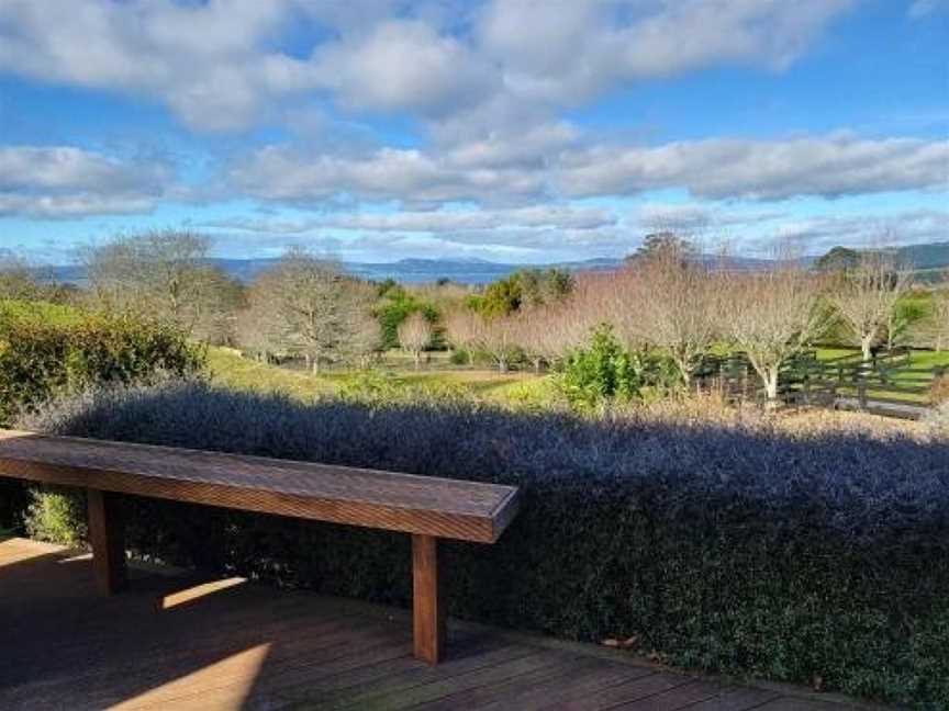 Hamurana Home with a View, Rotorua, New Zealand