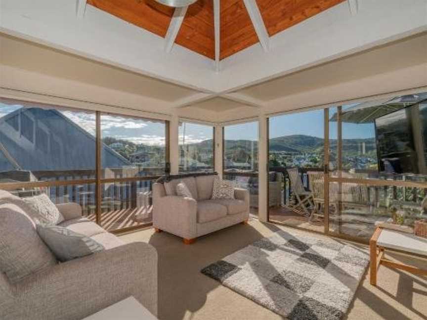 Bach On The Grove - Onemana Holiday Home, Opoutere, New Zealand