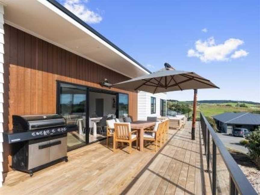 Tuturu Bliss - Ruakaka Holiday Home, Ruakaka, New Zealand