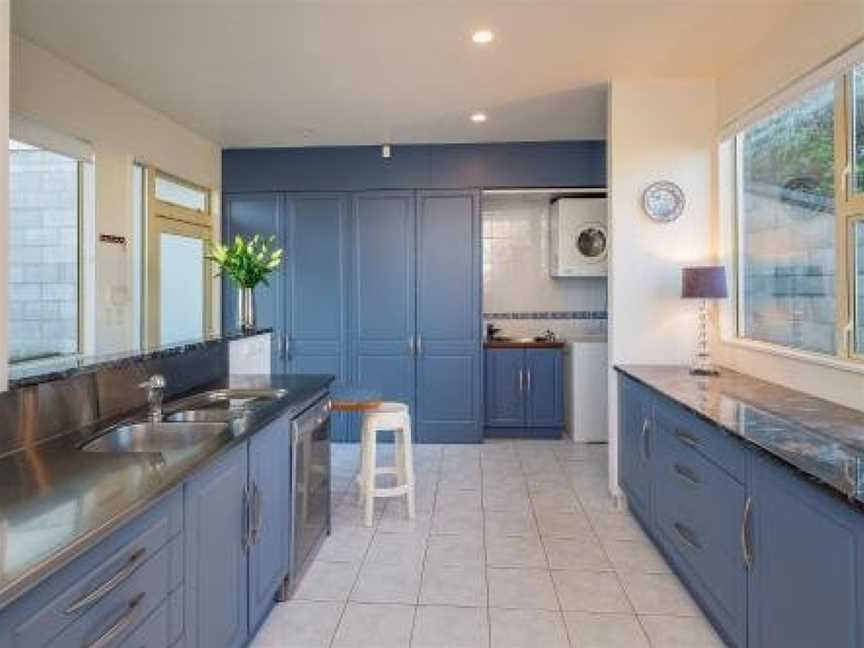 APARTMENT 4A - By the Beach, Paraparaumu, New Zealand