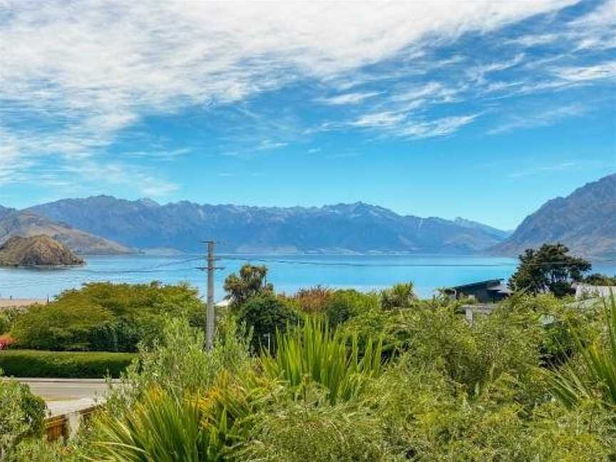 Stunning Panoramic Lake Hawea Views 5 Bedrooms, Lake Hawea, New Zealand