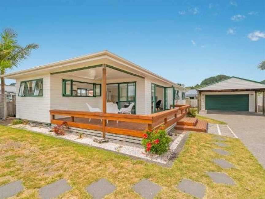 The Sunny Bach - Cooks Beach Holiday Home, Whitianga, New Zealand