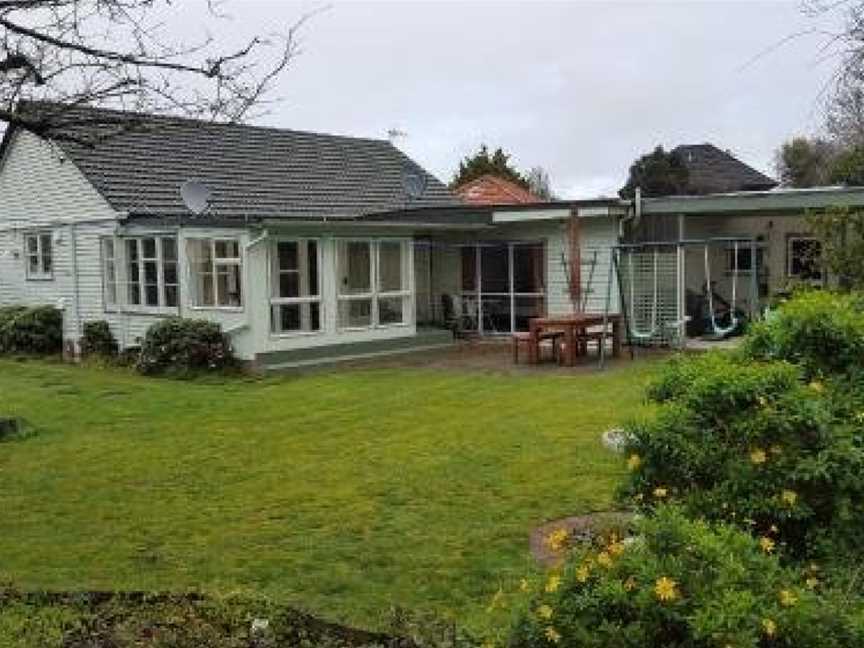 Hidden Gem and Entire Bungalow in Central hutt, Lower Hutt (Suburb), New Zealand