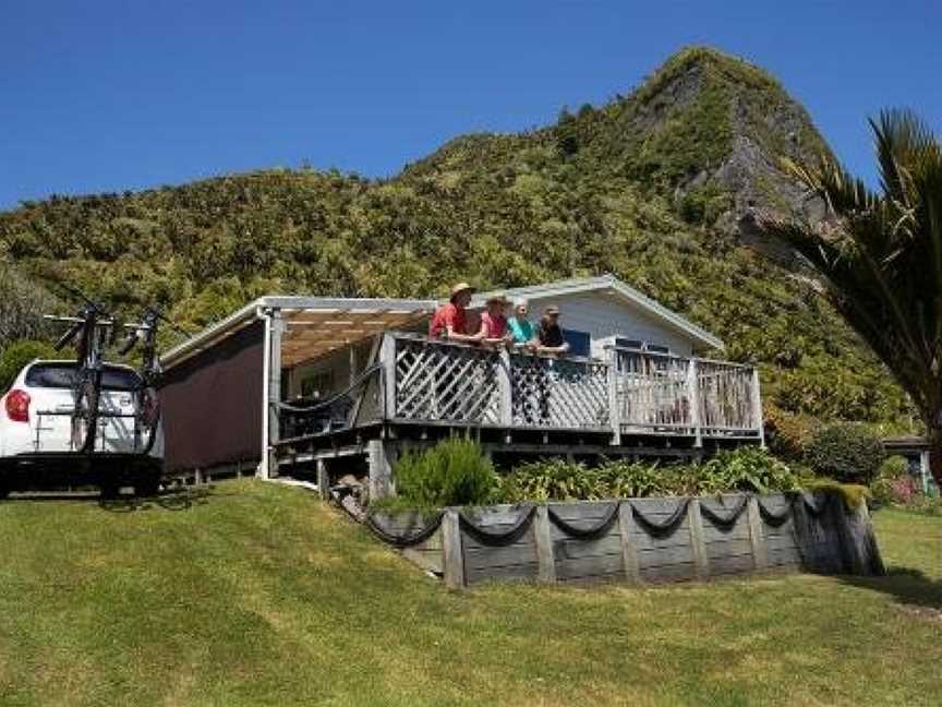 Driftwood Cottage, Barrytown, New Zealand