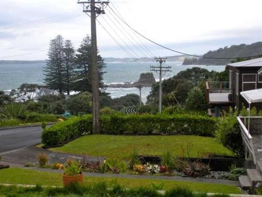 Tiromoana - Mathesons Bay Holiday Home, Matakana, New Zealand