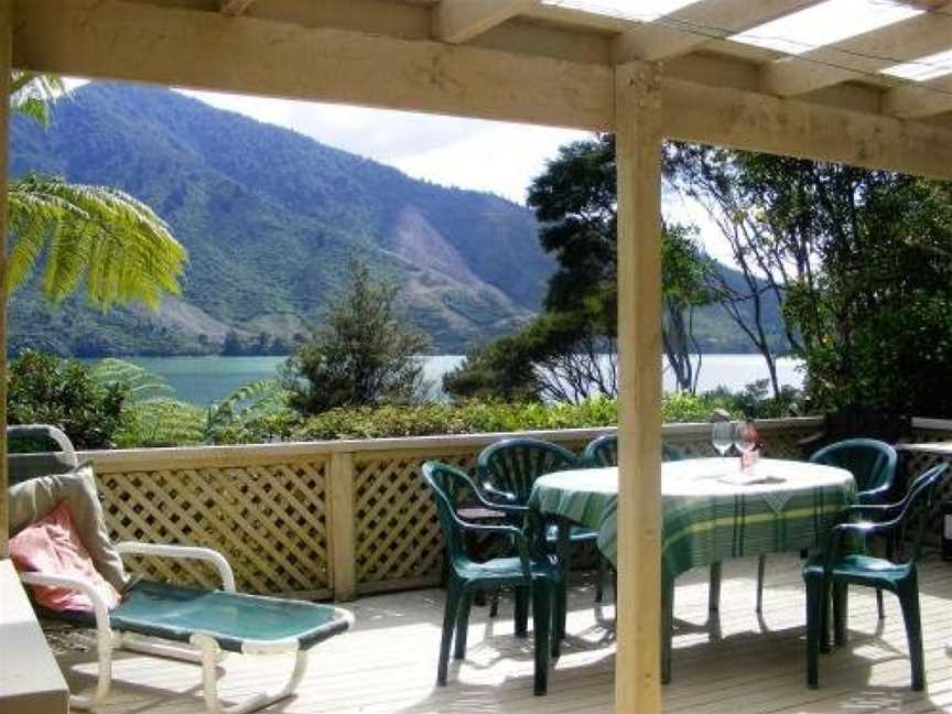 Fernleigh - Moetapu Bay Holiday Home, New Zealand