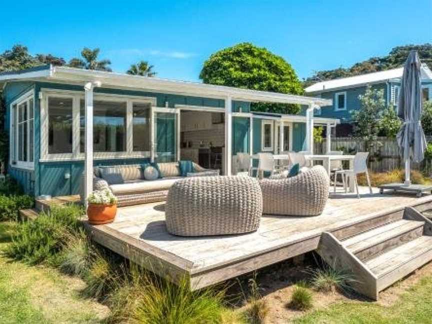 White Sands Cottage at Palm Beach, Waiheke Island (Suburb), New Zealand