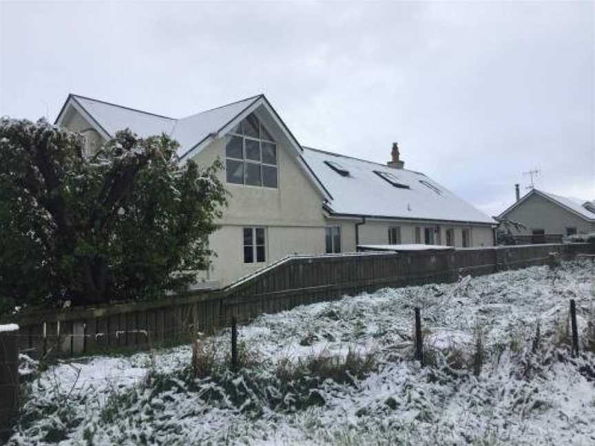 Riverside Retreat, Argyle Hill, New Zealand