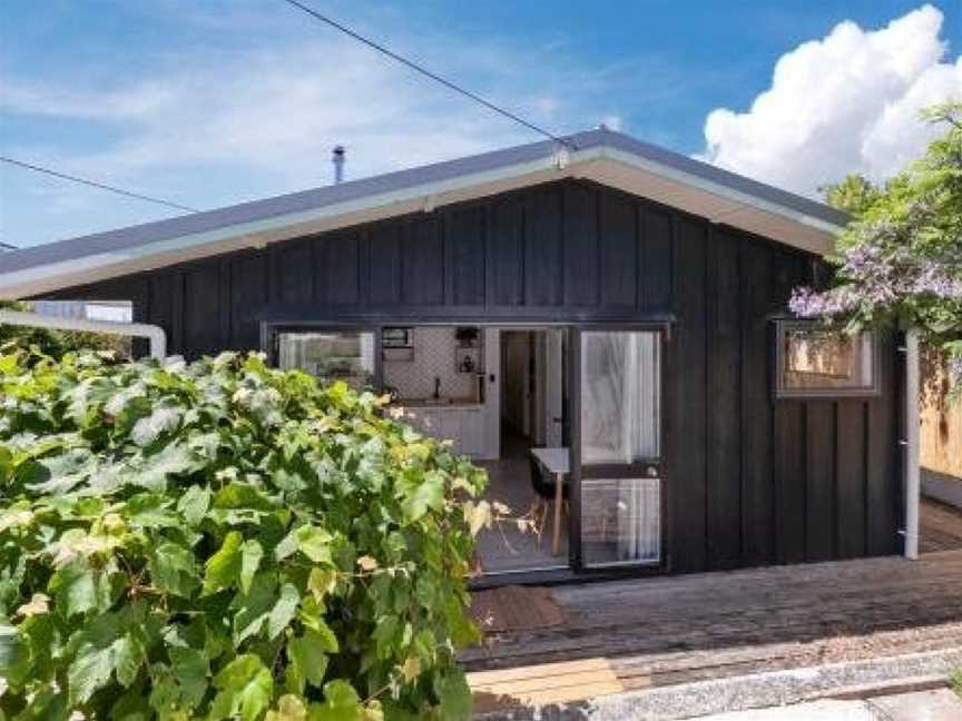Sunlit Abode - Leigh Holiday Home, Matakana, New Zealand