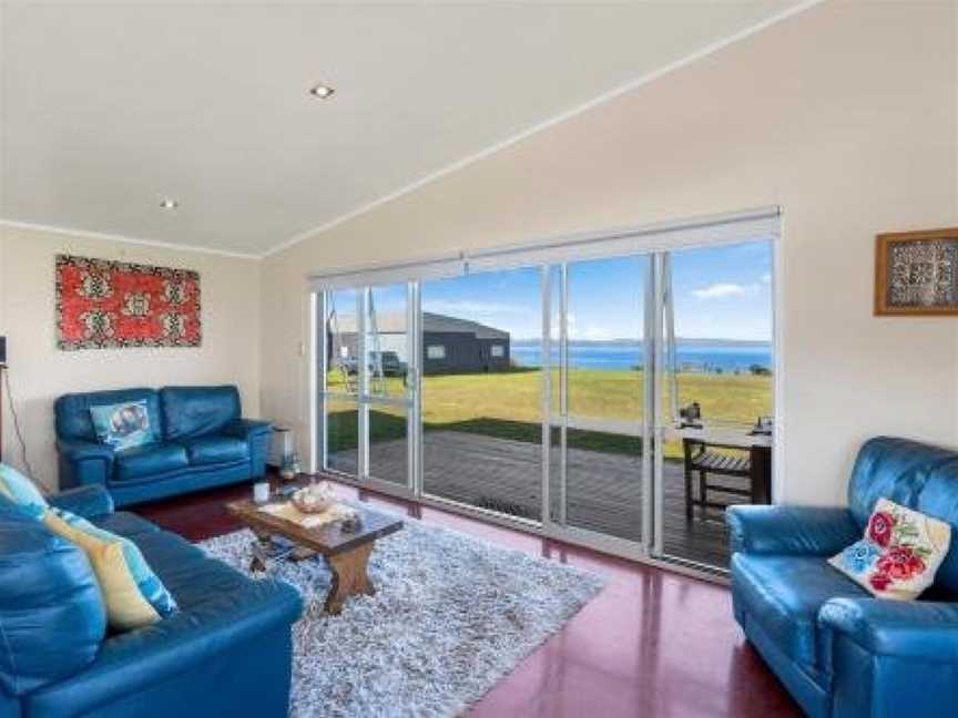 Karikari Beach House - Rangiputa Holiday Home, Pukenui, New Zealand