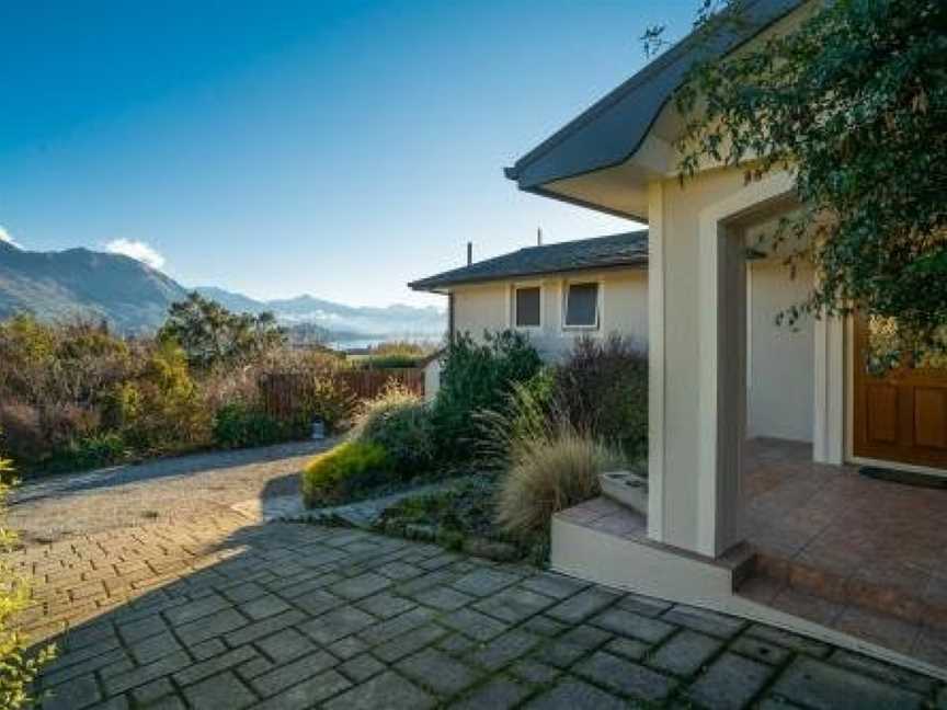 Manuka Views - Wanaka Holiday Home, Wanaka, New Zealand