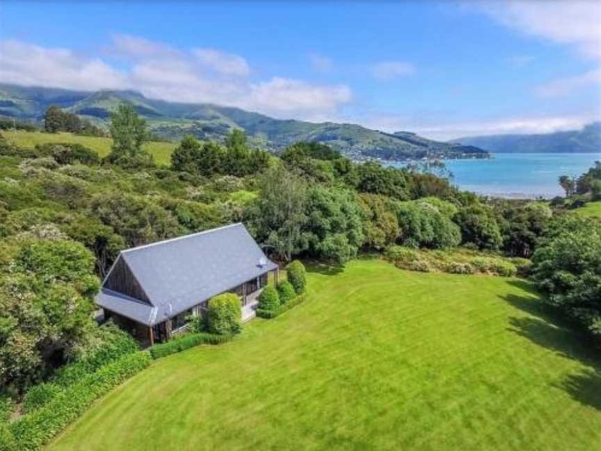 Tranquil Family Retreat, Akaroa, New Zealand