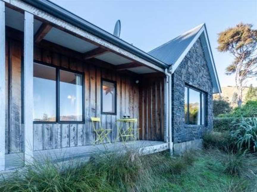 Fantail Cottage with Sea Views - Akaroa Holiday Home, Akaroa, New Zealand