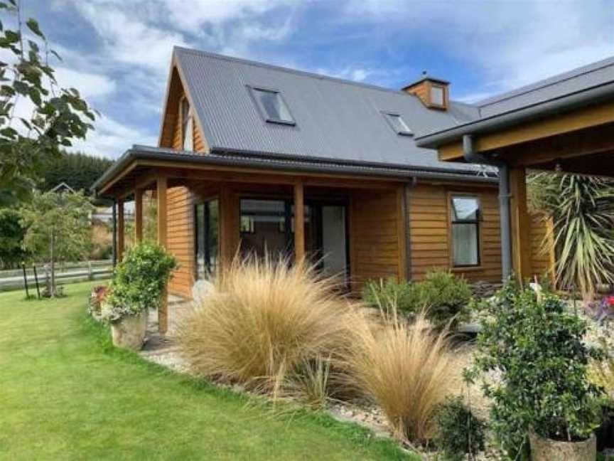 Stunning Scandi Style Home Overlooking Lake Wanaka, Wanaka, New Zealand