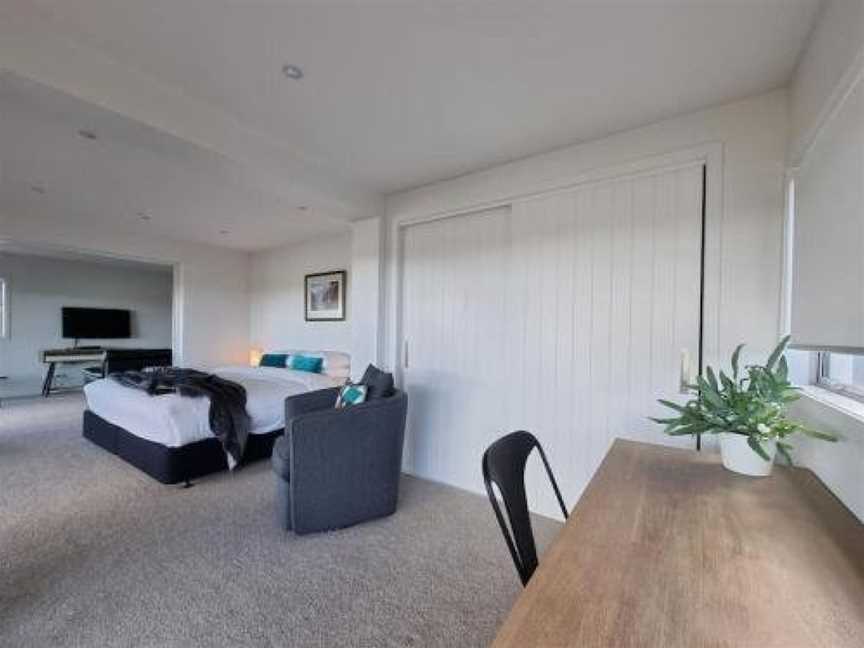Fabulous Castor Bay 1 Bedroom With Views and SkyTV, Castor Bay, New Zealand