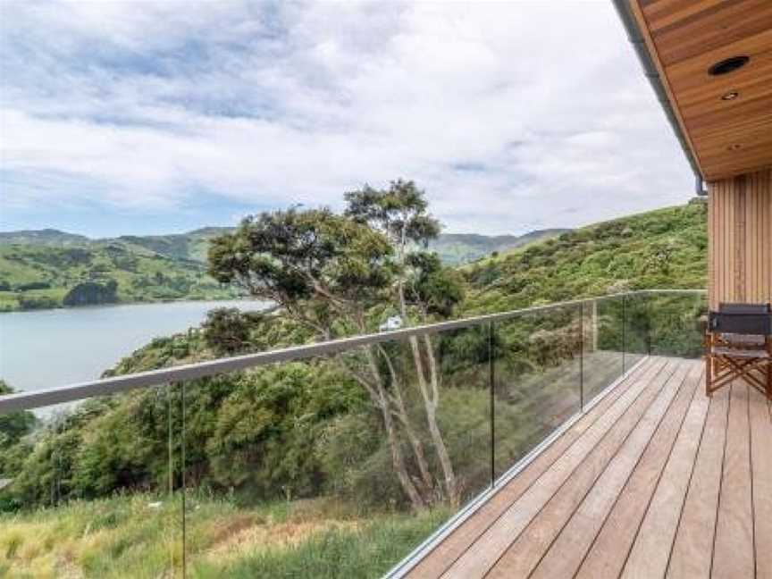 Treetop Retreat - Takamatua Holiday Home, Akaroa, New Zealand