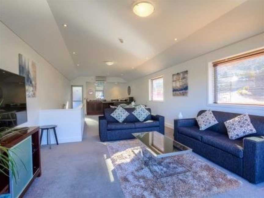 Alpine Vista - Queenstown Holiday Home, Argyle Hill, New Zealand