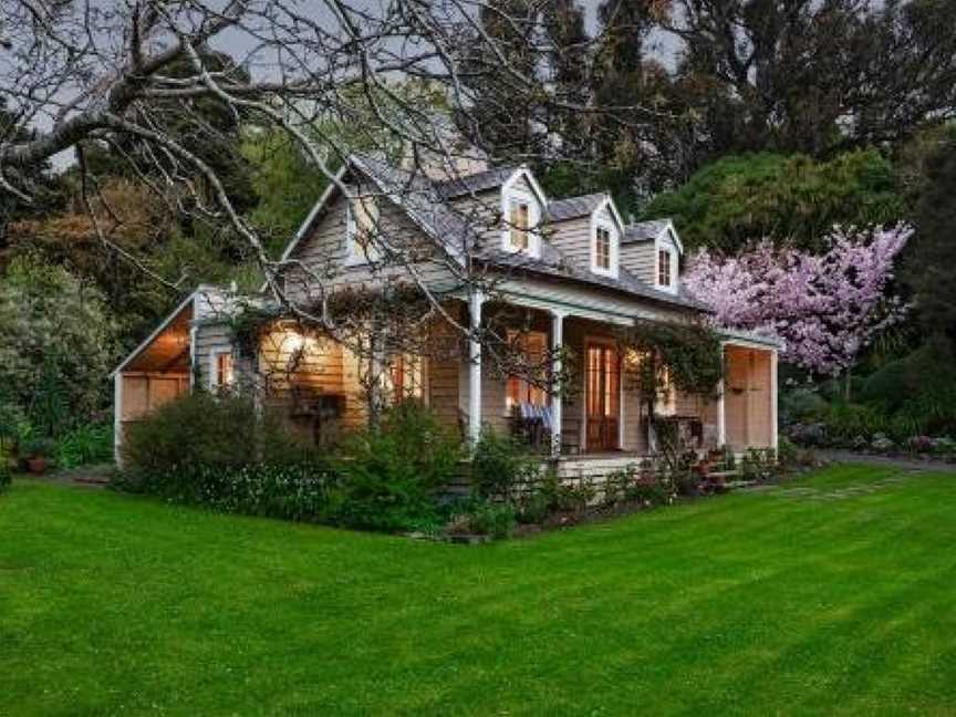 Mill Cottage - boutique accommodation and garden, Akaroa, New Zealand