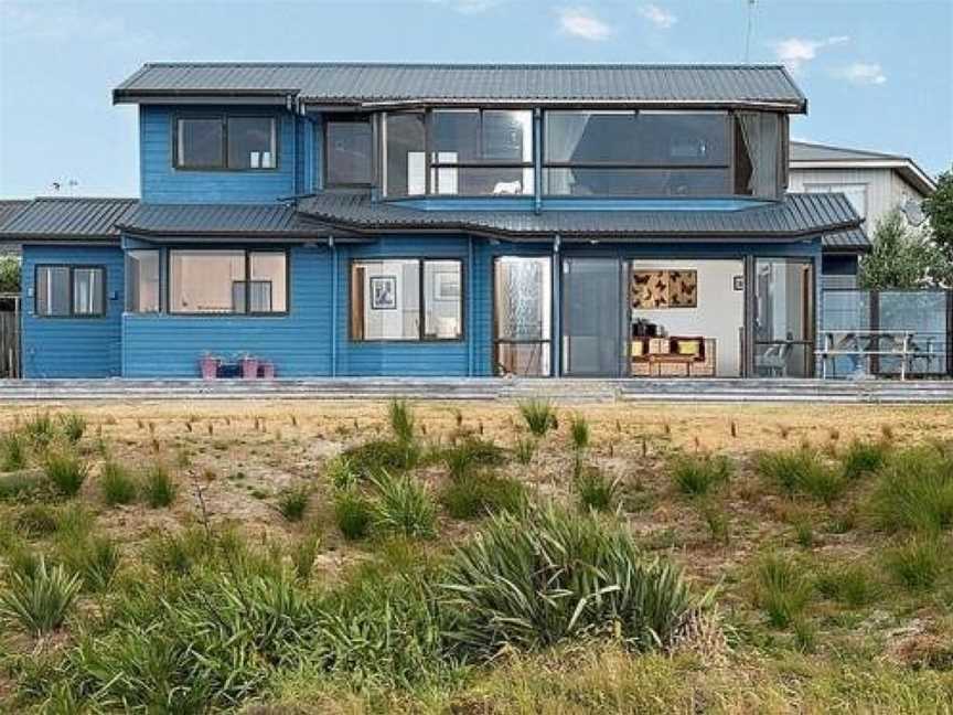 The Blue House - Papamoa Holiday Home, Papamoa, New Zealand
