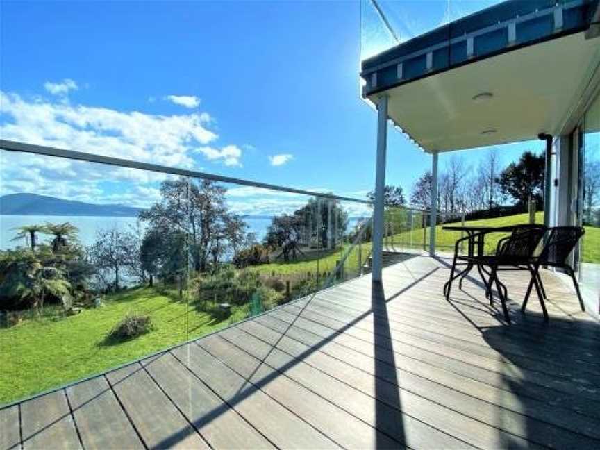 Addictive View - Lakeside Studio, Rotorua, New Zealand