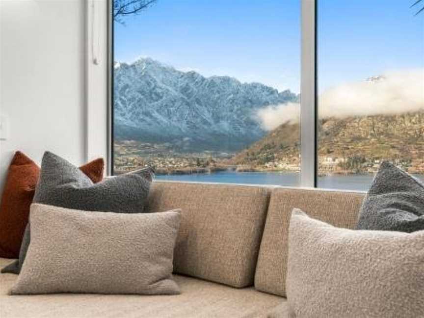 A Stunning Stay - Queenstown Holiday Home, Argyle Hill, New Zealand
