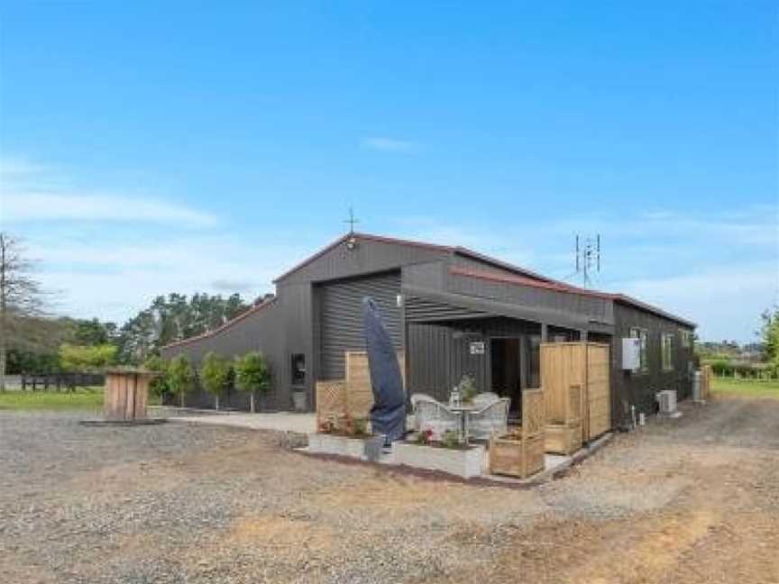 The Barn - Karaka Farm Stay, Papakura, New Zealand