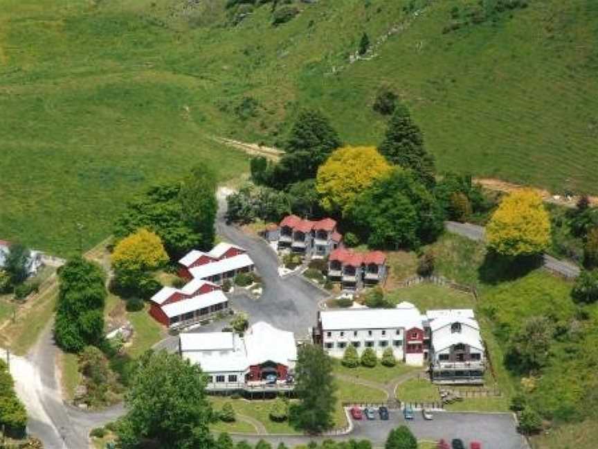 Waitomo Village Chalets home of Kiwipaka, Waitomo, New Zealand