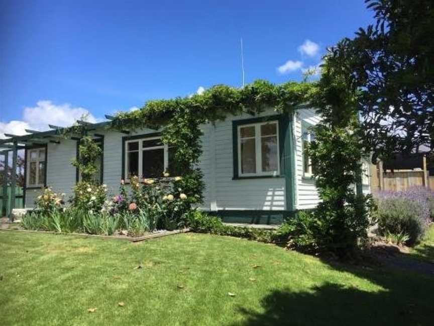 Black House Cottage, Mapua, New Zealand