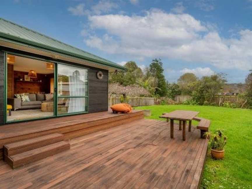 The Greenhouse - Simpsons Beach Holiday Home, Taumarunui, New Zealand