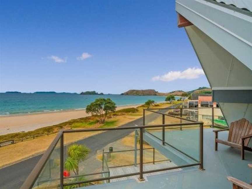 Beachfront Beauty - Opito Bay Holiday Home, Kuaotunu West, New Zealand