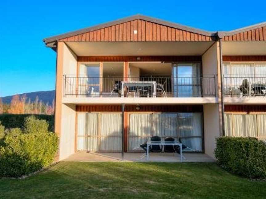 Mountain Range Retreat, Wanaka, New Zealand