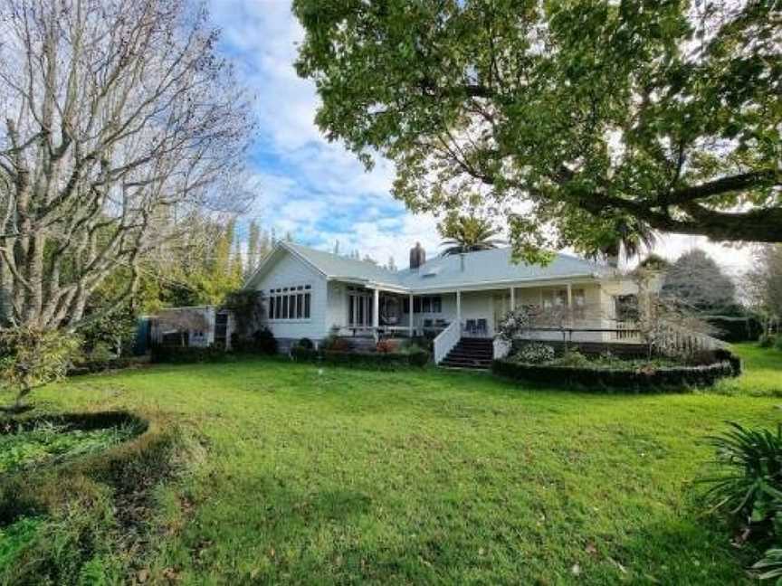 Wonderful 3BR House with Spacious Gardens - WiFi, Kumeu, New Zealand